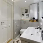 Cozy 1-bedroom In The Centre Апартаменти *