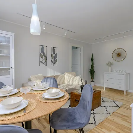 Cozy 1-bedroom In The Centre Апартаменты Таллин