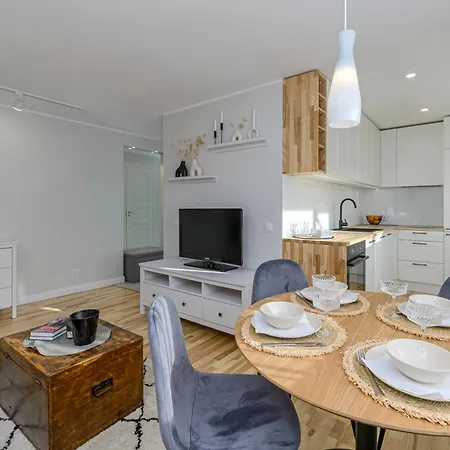 Cozy 1-bedroom In The Centre Apartment *